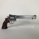Smith and Wesson 686 357 Mag Revolver
