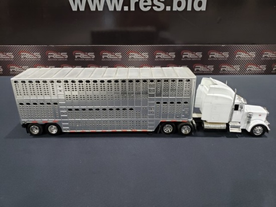 Peterbuilt Truck & Trailer