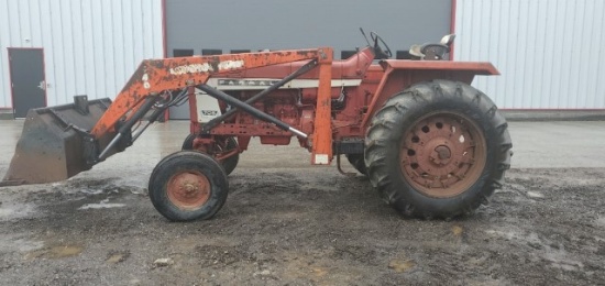 "ABSOLUTE" International 706 2WD Tractor
