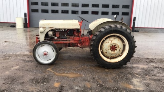 "ABSOLUTE" Ford 8N 2WD Tractor