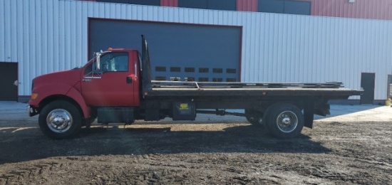 "ABSOLUTE" 2000 Ford F650 Flatbed Truck