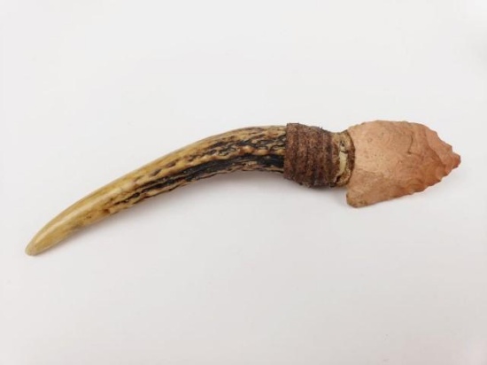 Antler handle with an arrowhead blade