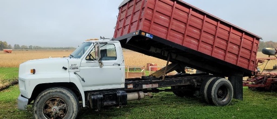 1991 Ford F800 Diesel single axle grain truck