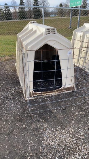 Calf Hutch w/ Wire Panel & Buckets