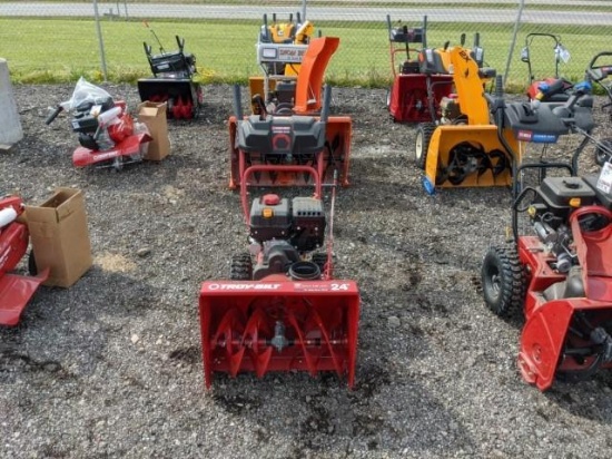 "ABSOLUTE" Troy Bilt 24" Snow Blower