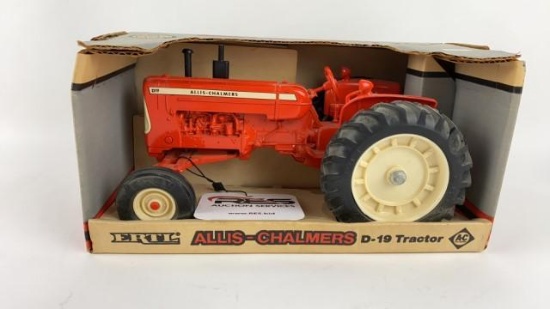 Allis Chalmers Model D-19 Toy Tractor