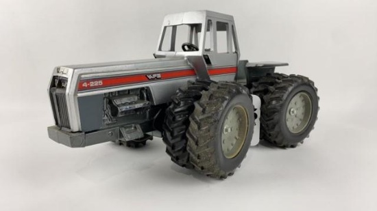 White Model 4-225 Field Boss Toy Tractor