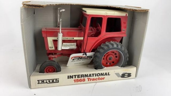 IH Model 1568 Toy Tractor