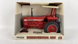 IH Model 826 ROPS Toy Tractor