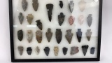 (30) Arrow Head Points in Frame