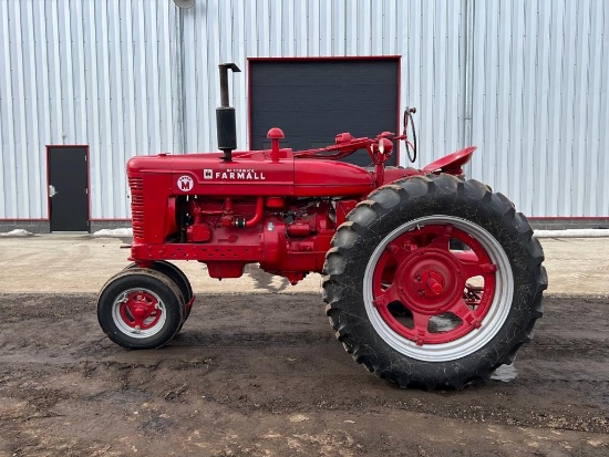 Farmall Super M 2WD Tractor