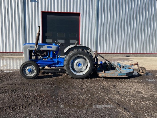 "ABSOLUTE" 1957 Ford 800 2WD Tractor