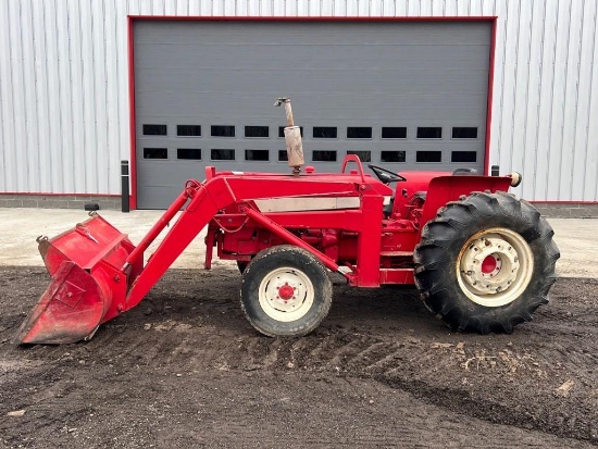 "ABSOLUTE" International 444 2WD Tractor