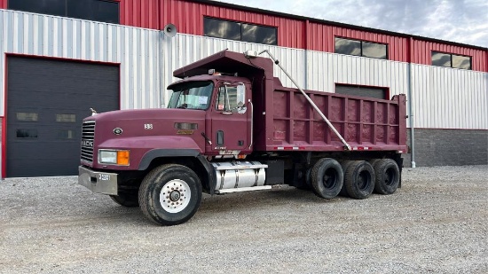 1996 Mack CL Dump Truck