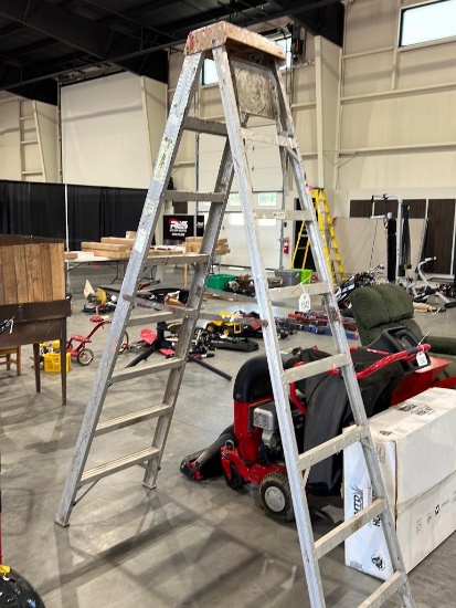 8' Aluminum Step Ladder