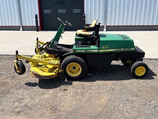 John Deere F932 Riding Mower