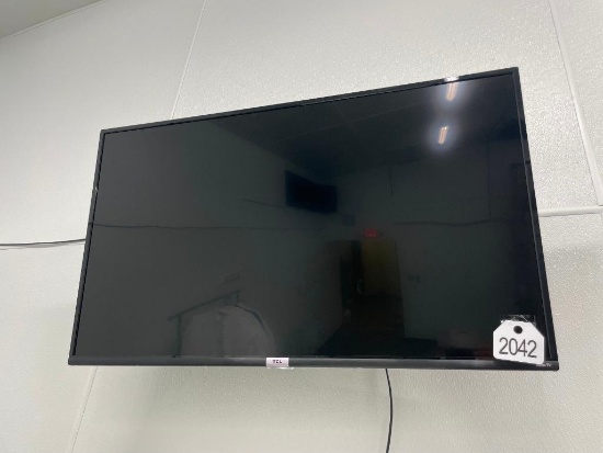 44" TLC Roku Flat Screen TV