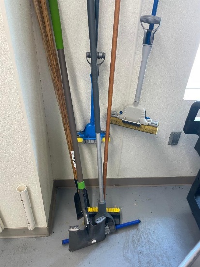 Assorted Shovels, Scrappers, Squidgy