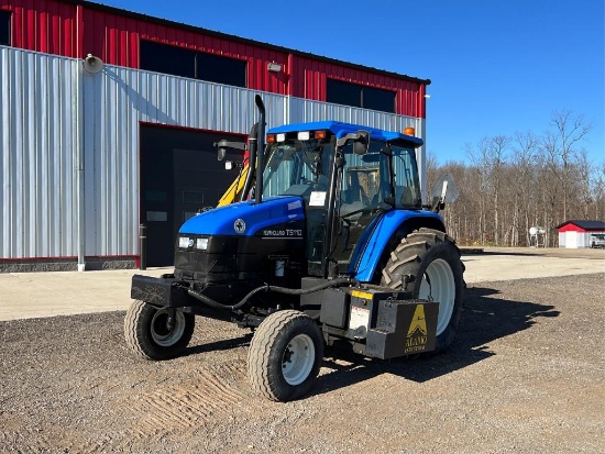 "ABSOLUTE" 2002 New Holland TS110 2WD Tractor