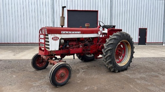 "ABSOLUTE" International 560 Tractor