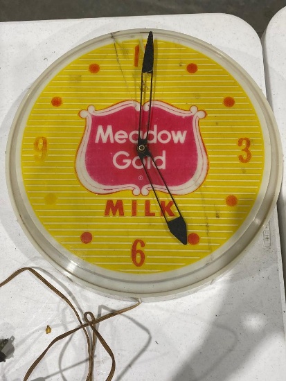Meadow Gold Clock
