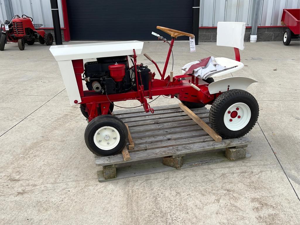 ABSOLUTE 1960 Snapper 640 Lawn Tractor Proxibid