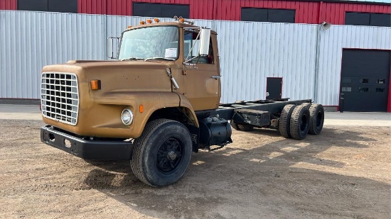 "ABSOLUTE" 1977 Ford L8000 Cab & Chassis Truck