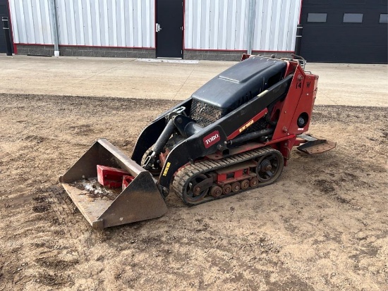 "ABSOLUTE" Toro TX-427 Stand-On Skid Loader
