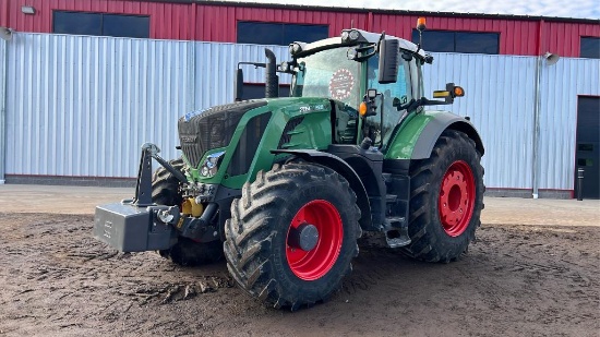 2015 Fendt 828 MFWD Tractor