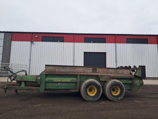 John Deere 780 Hydropush Manure Spreader