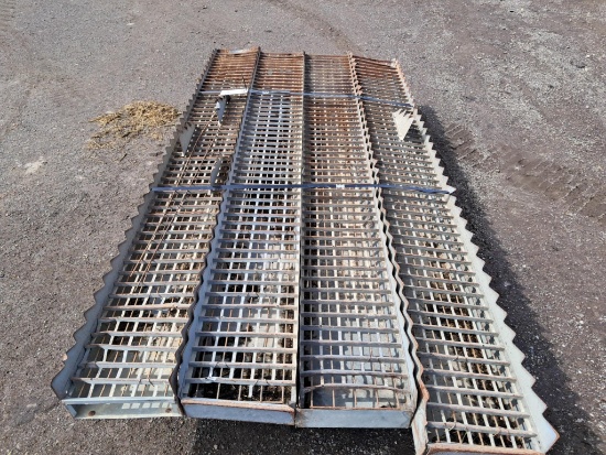 (4) Combine Straw Walkers