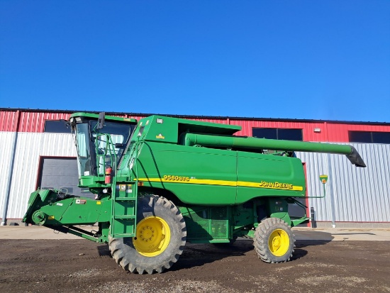 2004 John Deere 9560 STS Combine