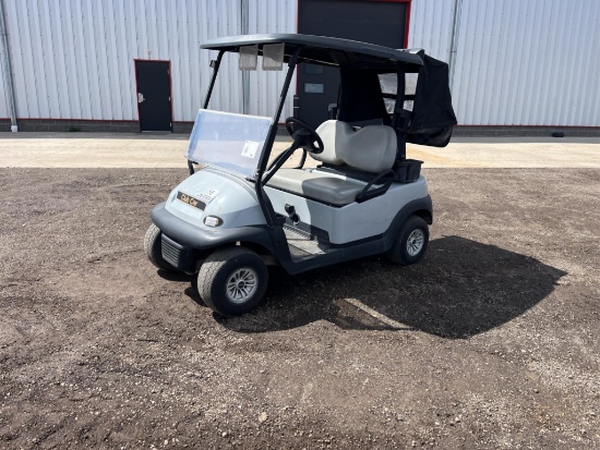 E-Z-GO Golf Cart