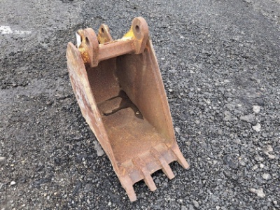 18" Tooth Digging Bucket