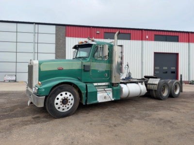 2000 Peterbilt 377 Day Cab Semi