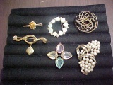 Great lot of vintage costume pins & brooches