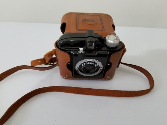 Antique Beacon camera w/ leather case