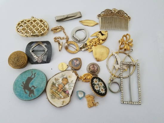 Lot of assorted costume jewelry