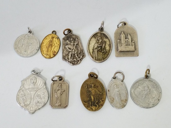 Great lot of vintage religious pendants