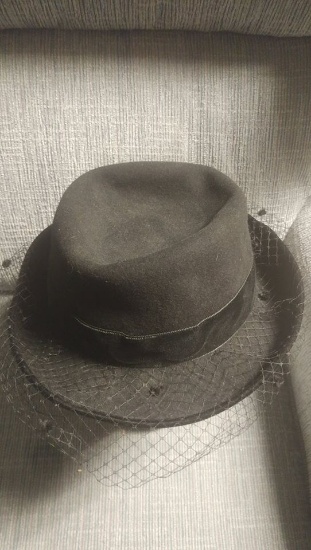 Ladies vintage Betmar 100% wool hat with netting