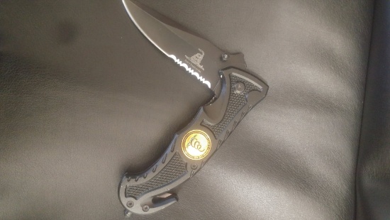 Don't tread on me lock blade knife