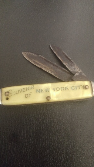 2 blade souvenir of New York City pocketknife