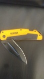 Dewalt lock blade pocket knife