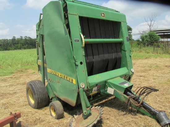 John Deere 566 bailer