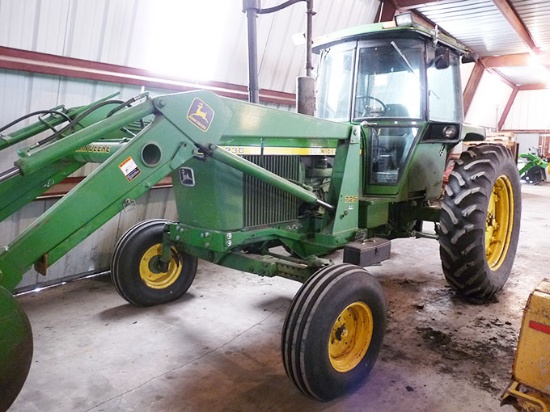 John Deere 725 Quick Tach Loader with 8' Bucket