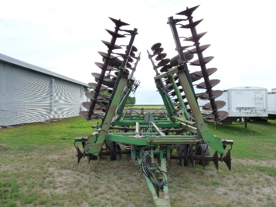 John Deere 331 32' Tandem Disk