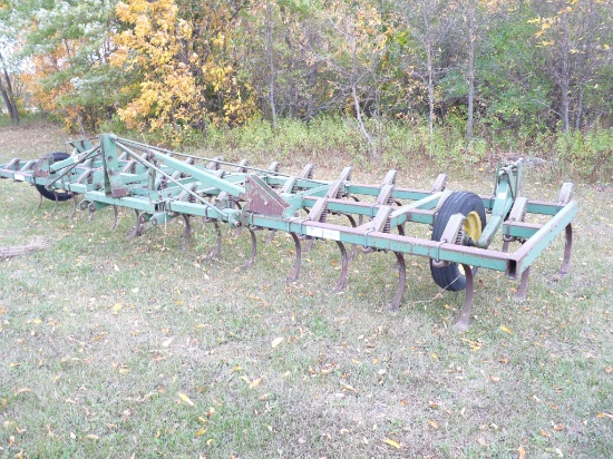 John Deere 1010 21' 3 pt Cultivator