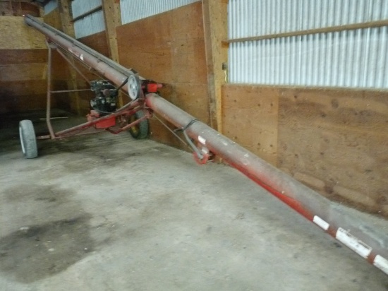 Versatile 8 x 50' Auger with Briggs & Stratton Engine