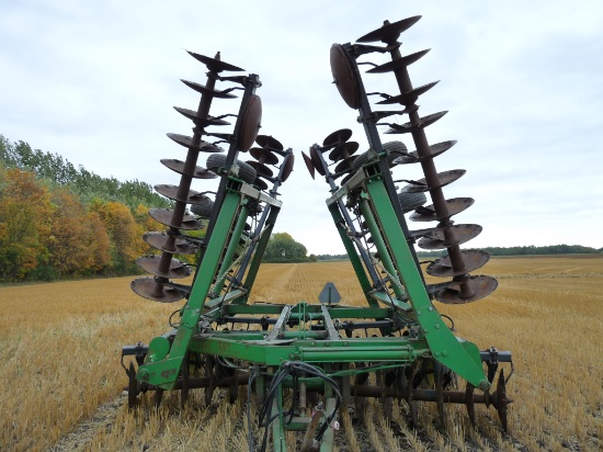 John Deere 331 32' Tandem Disk