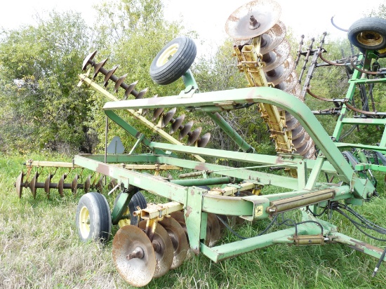 John Deere 220 20' Tandem Disk